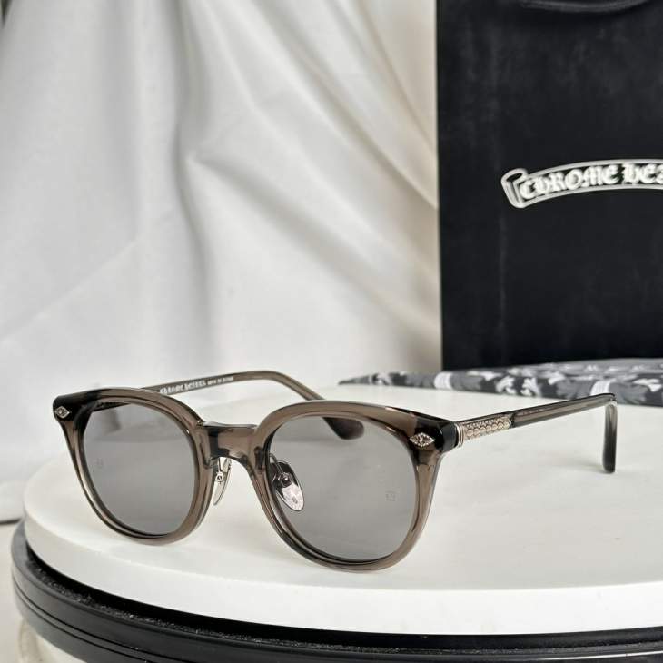 Picture of Chrome Hearts Sunglasses _SKUfw74808881fw